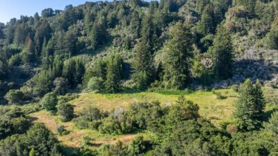 1-03-15-Potrero-Trail-LR - © Compass Realty 2025