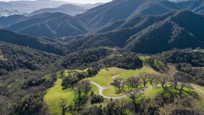 5 Black Mountain Trail - 5 Black Mountain_Hero AK - © Bambace Peterson 2025