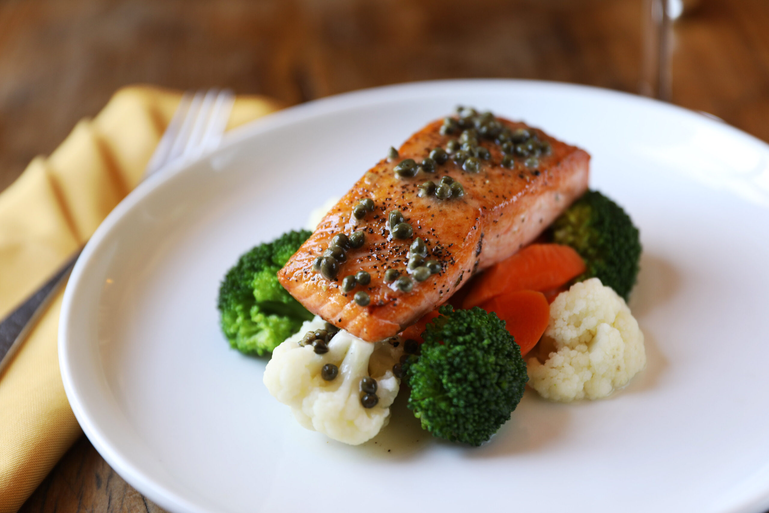 salmon-dining-santa-lucia-preserve